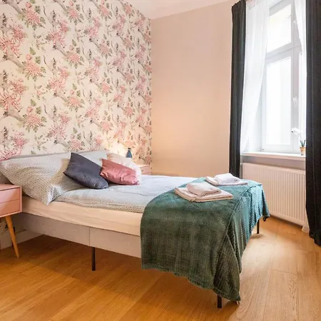 Glamorous And Brand New 2 Bedroom Apartment *