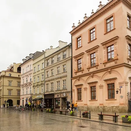 Globetrotter, 2 Bedroom By The Main Square Apartment Krakow