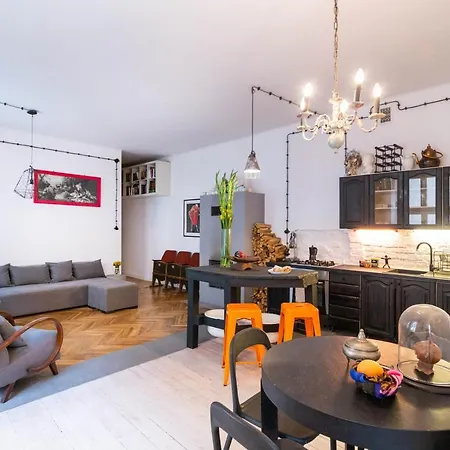 Globetrotter, 2 Bedroom By The Main Square *