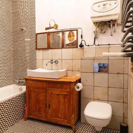 Globetrotter, 2 Bedroom By The Main Square Apartment