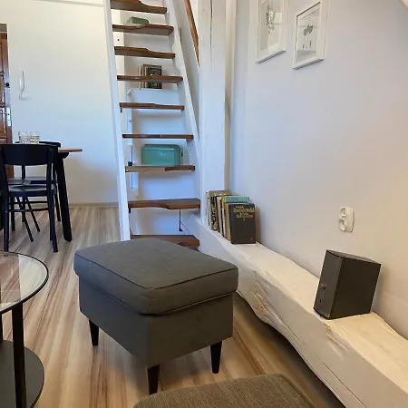 Cozy Mezzanine In Jewish District Near Old Town