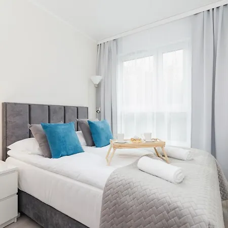 W Parku Lotnikow Tauron Arena By Renters Apartment Krakow