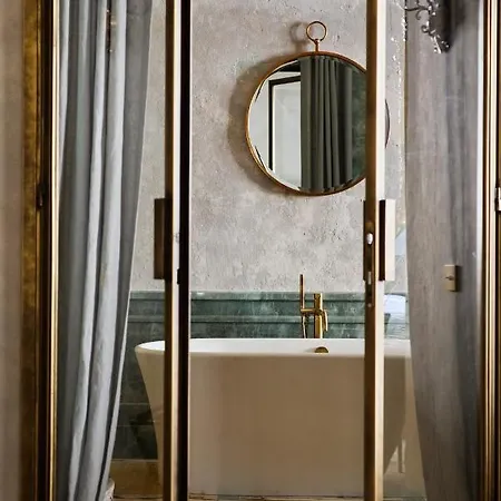 H15 Luxury Palace - Destigo Hotel