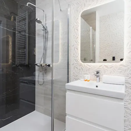 W Parku Lotnikow Tauron Arena By Renters Apartment *