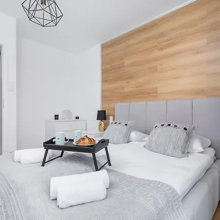 Riva Verona By Renters Prestige Apartmán Krakov