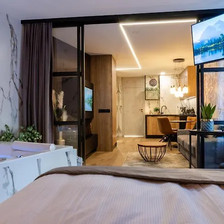 Jacuzzi Main Square Apartamento *