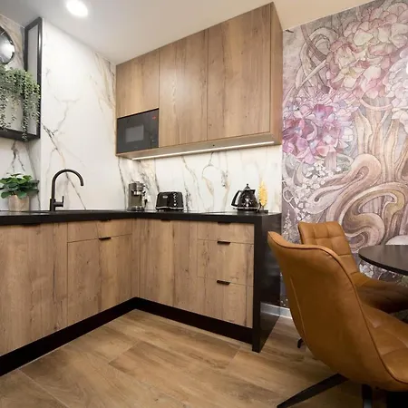 Jacuzzi Main Square Apartamento *