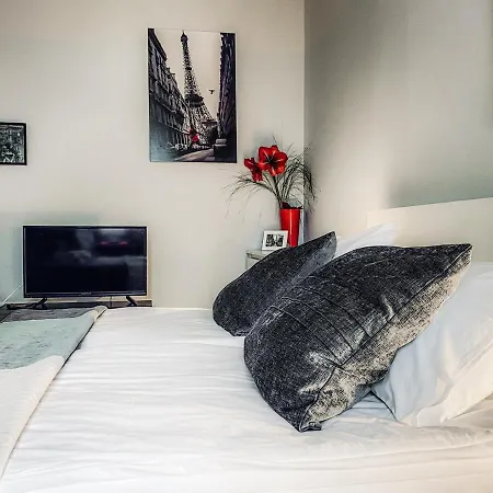 Next To Wawel Castle, Vistula River & Old Town Cracow Apartment Krakow