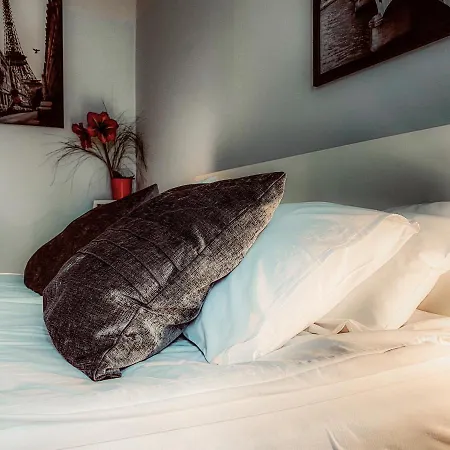 Next To Wawel Castle, Vistula River & Old Town Cracow Apartment Krakow