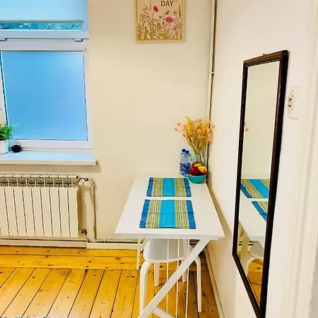 Apartment In Ivy Covered House, Near Old Town Krakow