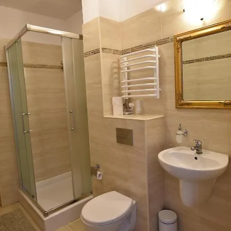 Hotel Dworek Złoty Róg I Restauracja