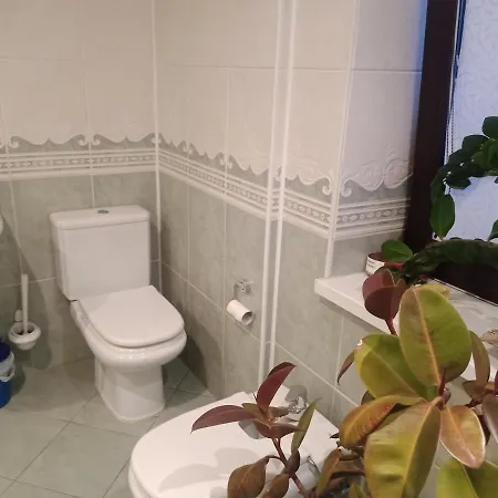 Kwatera prywatna Pokój W Domu Z Dużym Ogrodem