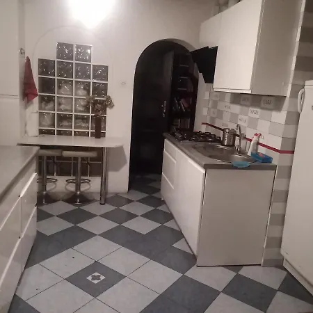 Kwatera prywatna Pokój W Domu Z Dużym Ogrodem