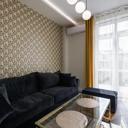 Art Deco Apartment *