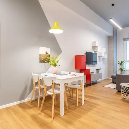 And Shared At Livinnx Apartamento Cracovia