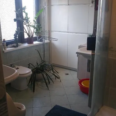 W Domu Z Duzym Ogrodem Homestay szállás Krakkó