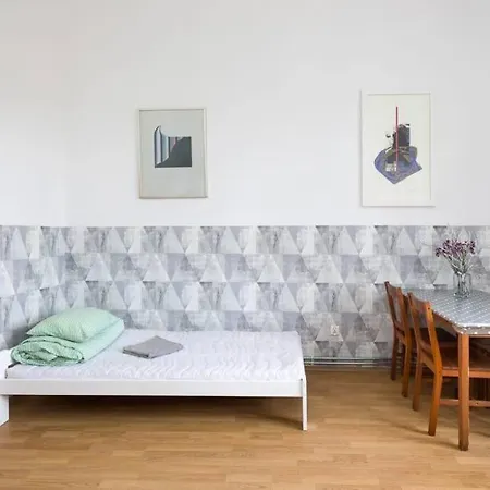 In The Heart Of ! 2 Apartment *