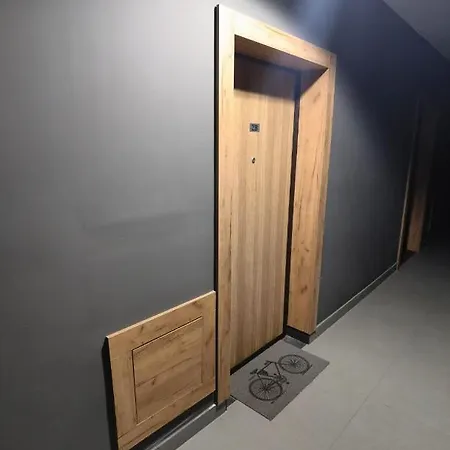 Klimatyczne Mieszkanie W Sercu Starego Podgorza Apartment *