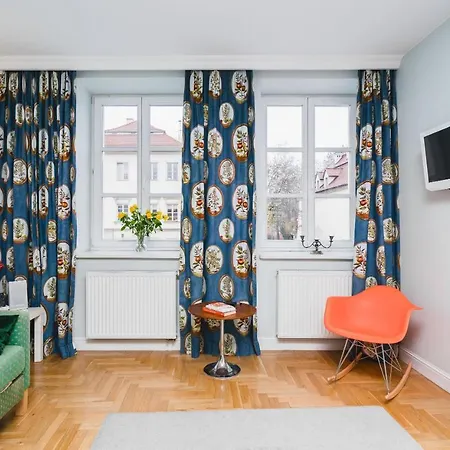 In The Heart Of Jewish Quarter - Old Synagogue - By Upstairs Krakau