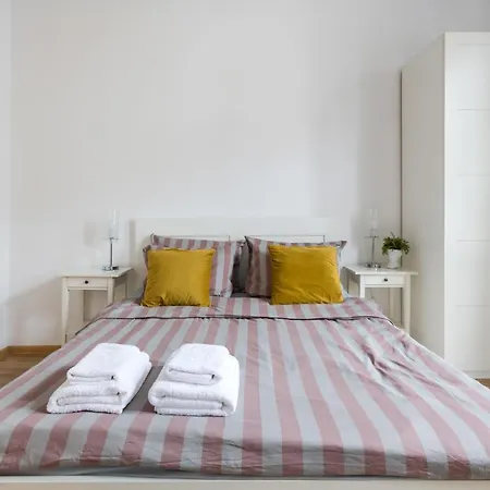 Apartamento Lubicz Next To Main Station Netflix