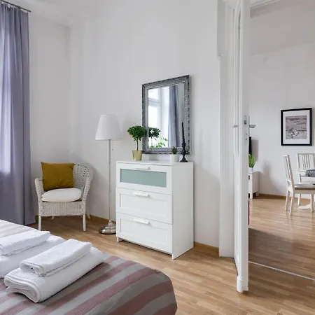 Apartamento Lubicz Next To Main Station Netflix