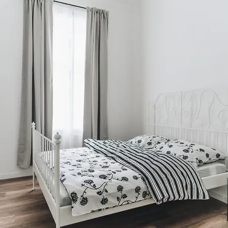 Podzamcze 24