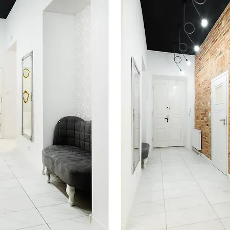 Househost Apartment: Boguslawskiego Street Apartment *