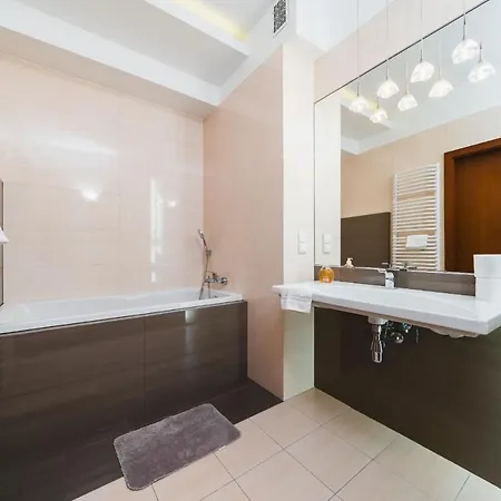 Apartament W Centrum Krakowa Na Ulicy Dlugiej Apartment *