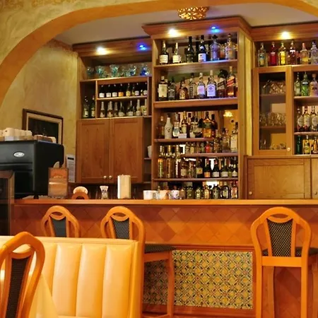 Hotel Lorenzo 3*