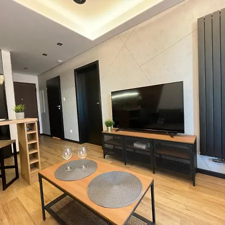 King Town Apartment *