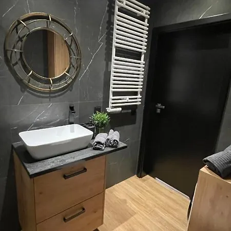 King Town Apartment *