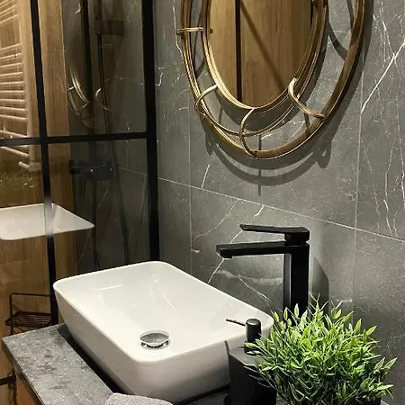 King Town Apartment *