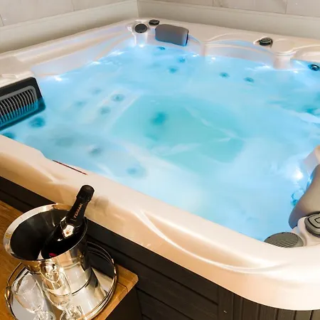 Jacuzzi Prestige Aparthotel