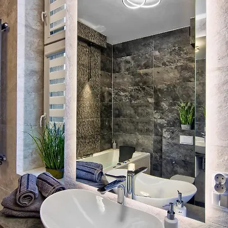 Bialy Z Jacuzzi Krakow