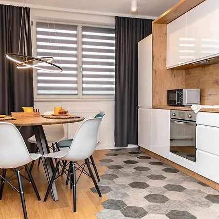 Apartment 3d Kosciuszki 19 *
