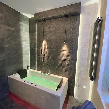 Apartament Biały Z Jacuzzi