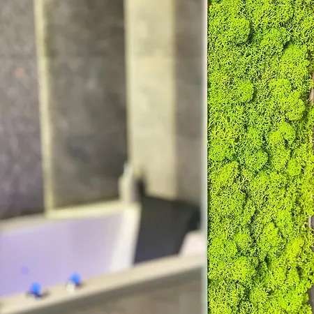 Biały Z Jacuzzi *