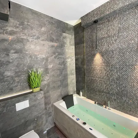 Bialy Z Jacuzzi Apartment Krakow