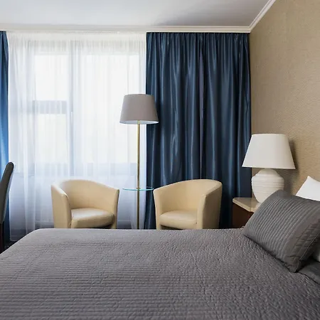 Crown Piast & Hotel Krakau
