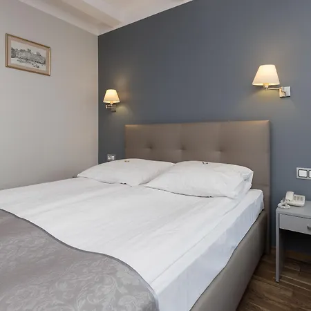 Hotel Floryan Old Town 3*