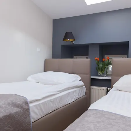 Hotel Floryan Old Town 3*