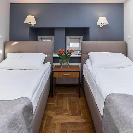 Hotel Floryan Old Town 3*