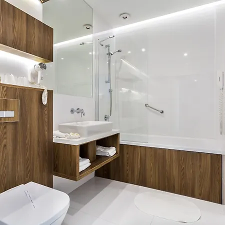 Elektor Premium 3* Krakow