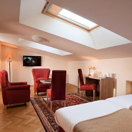 Santi 4* Krakow