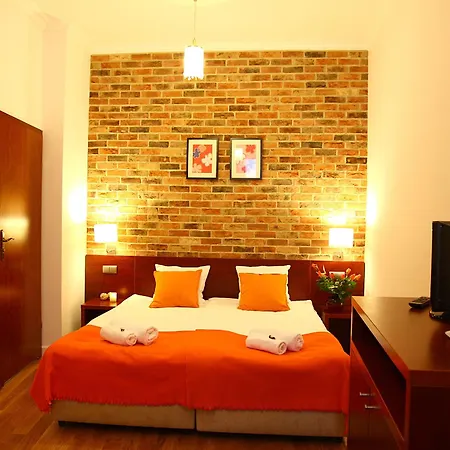 Golebia 8 Aparthotel 3*
