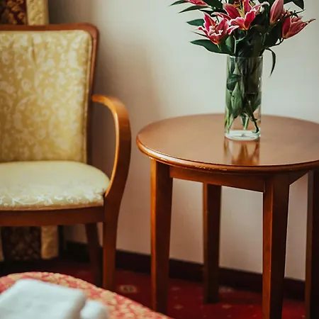 Sympozjum & Hotel 4*
