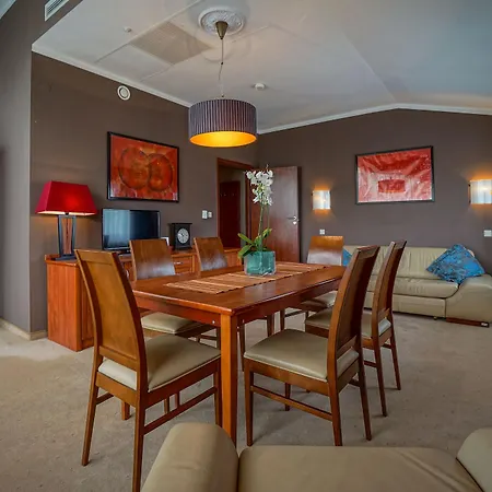 Hotel Farmona Business &