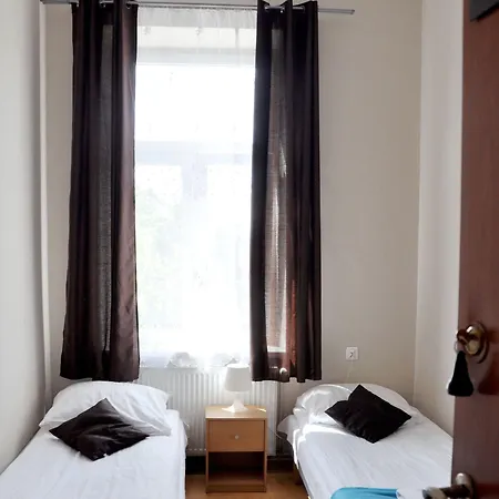 Station Aparthotel 2*