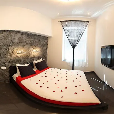 Komorowski Luxury Guest Aparthotel 4*