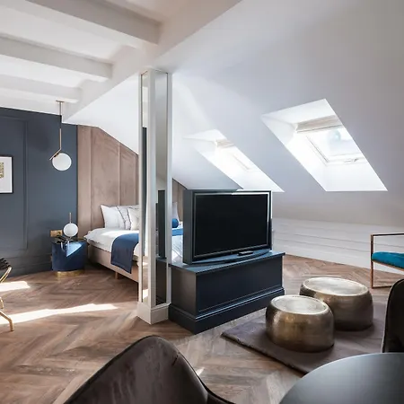 Apartment Palace